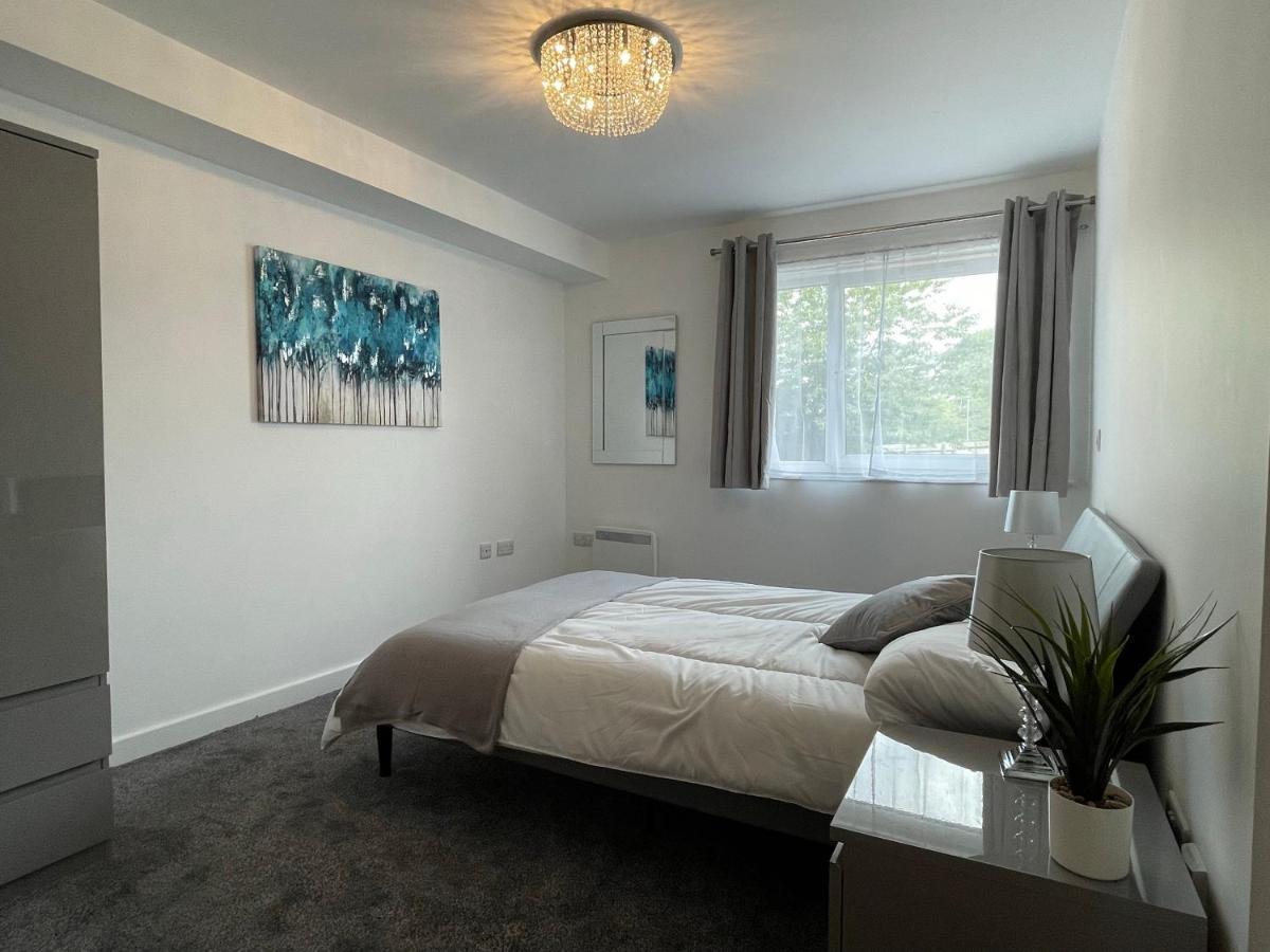 Moda Wigan - Stylish 2 Bed Apartment Central Wigan Exterior foto